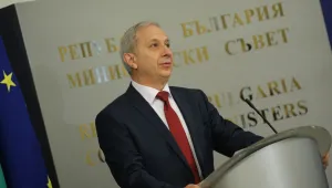 Огнян Герджиков свика спешна среща заради блокадите по границите 