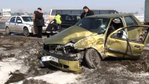 Двама души загинаха, няколко пострадаха при серия тежки катастрофи 