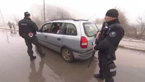 Напрежение в Ихтиман:  Полицейска акция, арести и сигнали за произвол (ОБЗОР) 