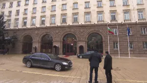 МВР проверява случая със спряната кола на първата дама Десислава Радева 