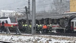 Поне един загинал и над 20 ранени след удар на два пътнически влака в Австрия