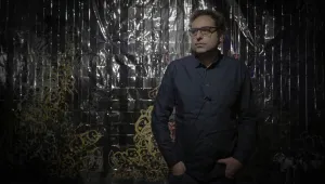 Тео Ушев нарисува очите на лекуващите го от COVID лекари