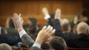 Орязване на привилегиите на депутатите поискаха от БСП 