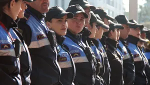 В Албания ще уволняват полицаи, заподозрени в корупция