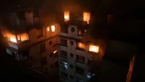 10 са вече загиналите при пожара в  Париж