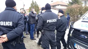Отново напрежение във Войводиново: Ромите се върнаха в селото
