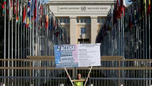 Стотици „Жълти жилетки” на протест пред сградата на ООН
