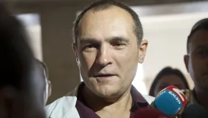 Божков изтеглил 67 млн. лв. в брой, твърди, че били за Горанов и Борисов