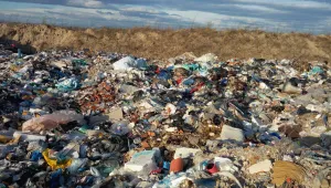 Установиха нерегламентирано сметище в коритото на р. Чая