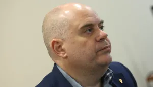 Иван Гешев: Има сигнали, че данъчни складове задържат над 4 млн. тона спирт