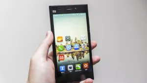 Китайският технологичен гигант Xiaomi открива фабрика за смартфони край Истанбул