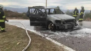 Автомобил се запали в движение край Благоевград 