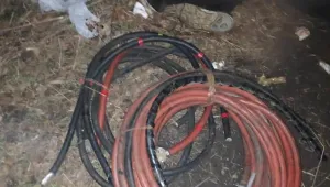 Задържаха двама души за кражба на кабели от БДЖ