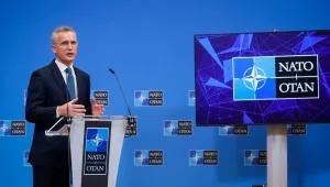Столтенберг: Русия може да се опитва да създаде претекст за инвазия в Украйна