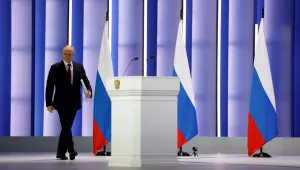 Заради спагети на ушите по време на речта на Путин: Голяма глоба за руски политик 
