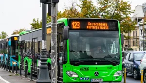 Билет за здраве: Безплатно пътуване с автобус срещу 20 клека в румънски град