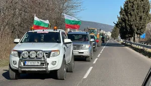 Протестиращи земеделци отново блокираха пътища в цялата страна