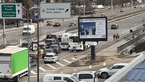 Автобус се блъсна в две коли на бул. „Цариградско шосе“ в София