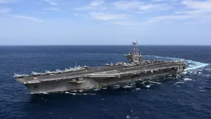 Американски самолетоносач се сблъска с товарен кораб в Средиземно море