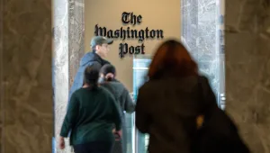 Стотици протестираха срещу масовите съкращения в Washington post