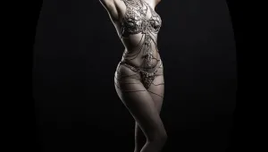 Lady Flo води първия бурлеска уъркшоп в София
