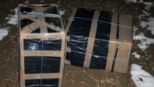 Банда вкарвала нелегални цигари по въжена линия през река Тимок 