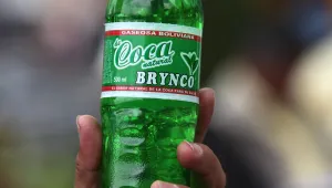 Боливия пусна енергийна напитка от кока