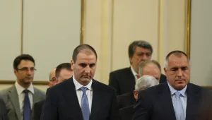 Премиер и правителство искат доверие
