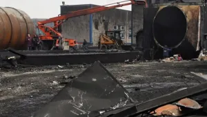 Взрив в мина остави 30 миньори под земята 