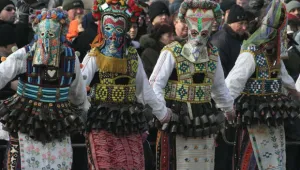 Фестивалът на маскарадните игри 