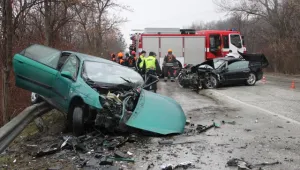 Челен удар уби един и изпрати двама души в болница