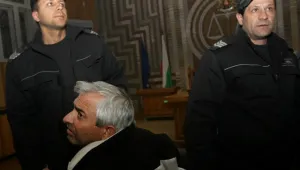 Ромите с мокрите поръчки остават в ареста