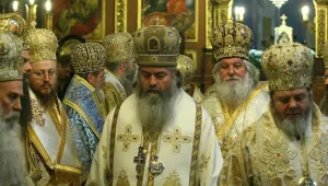 Светият синод продължава да мълчи за скандала с досиетата