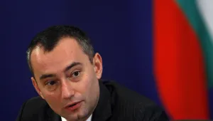 Обявиха имената на 24 нови посланици