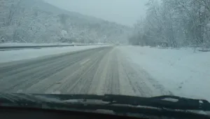 Катастрофа затруднява движението по магистрала 