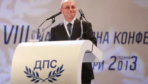 Аятолах или визионер ли ще е Ахмед Доган в партията си