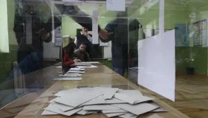 Правната комисия в НС отхвърли предложения от президента референдум