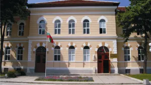Седмокласник е в болница след сбиване със съученик