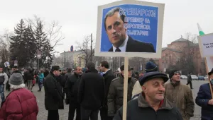 Протестът или контрапротестът свали Орешарски?