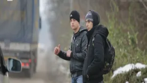Младеж на 17 г. пътува на стоп от година, за да тренира
