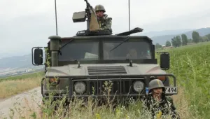Военни спасиха двама ранени в катастрофа