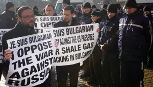 „Атака” протестира срещу Джон Кери