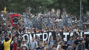 Сблъсъци с полицията на пореден протест срещу цените на автобусните билети в Сао Пауло