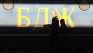 400 души блокираха жп гарата в Карлово