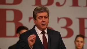Първанов иска някой да поиска оставките на министрите Ненчев и Митов