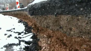 Ново свлачище в Сливенско заплашва да затвори път