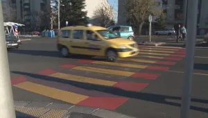 Даже и 3D пешеходната пътека не предпази баба и внуче от гумите на автомобил
