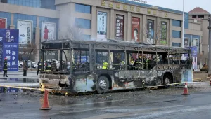 17 души загинаха при пожар в автобус в Китай