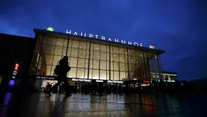 Десетки нападнати жени в новогодишната нощ в Кьолн и Хамбург
