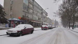 Разград продължава да се бори със заледените пътища 